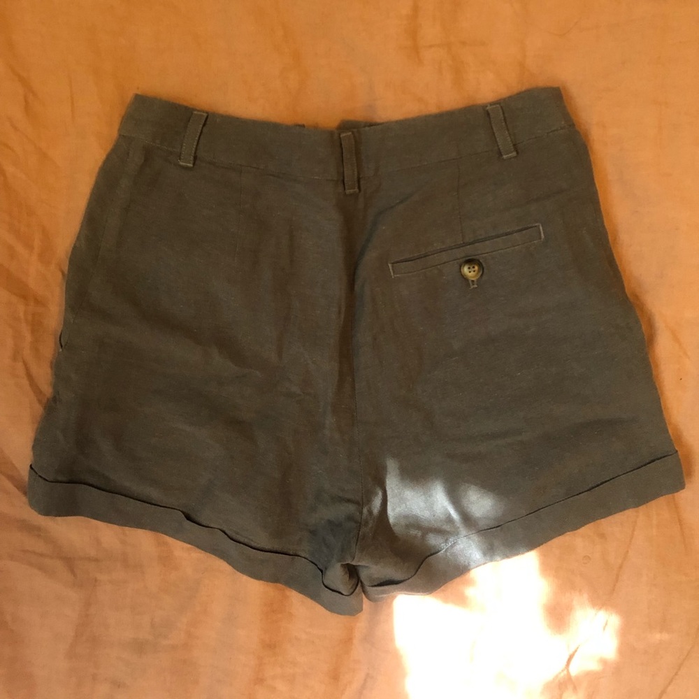 Grey Linen Naïf Shorts